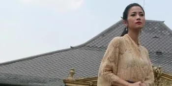 Seru! Ade Andrini Ajak Sahabat Keliling Keraton Mangkunegaran