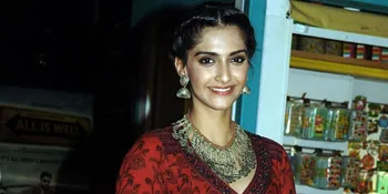 Seru Banget! Liburan Tahun Baru, Sonam Kapoor Terbang ke Maldives