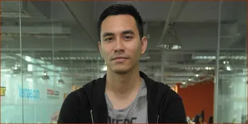 Serunya Darius Sinathrya Berkunjung ke Club Barcelona