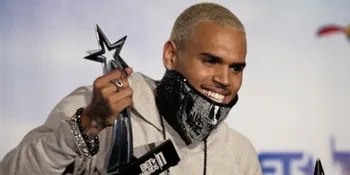 'Setan' di Rumah Chris Brown Bikin Tetangganya Takut