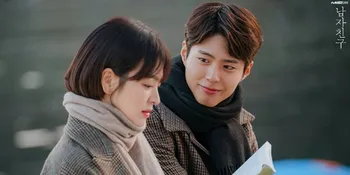 Setelah Cincin, Park Bo Gum Makin Romantis Berikan Bunga untuk Song Hye Kyo