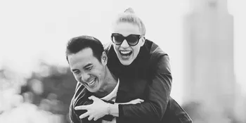 Setelah Hampir 9 Tahun Menikah, Daniel Mananta Akhirnya Posting Foto Sang Istri di Instagram