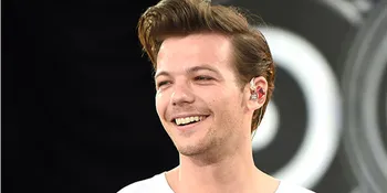 Setelah Ibu Meninggal, Louis Tomlinson Asyik Minum-Minum di Bar
