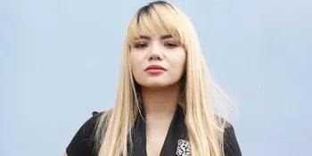 Setelah Jual Celana Dalam Bekas Seharga 50 Juta, Dinar Candy Jatuh Sakit