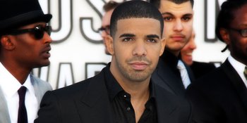 Setelah Pakai Versi KW, Nike Tetap Kontrak Drake!
