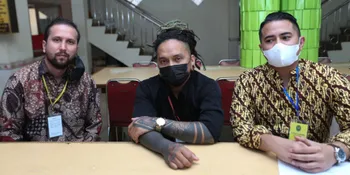 Setelah Tiga Tahun Menikah dengan Wanita Asal Australia, Selebgram Dellu Uyee Talak Cerai Istri Karena Sering Cek Cok