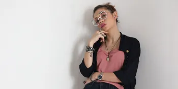 Shae Tanam Pohon Bareng Walikota Surabaya