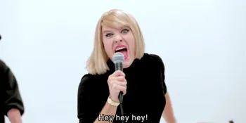 'Shake It Off' Taylor Swift Dihujani Cacian di Parodi Satu Ini