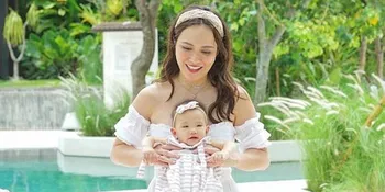 Shandy Aulia Unggah Foto Bareng Anak dan Suami di Laut, Berat Badan Baby Claire Malah Jadi Sorotan