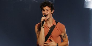 Shawn Mendes Konser Perdana di Indonesia, Teriakan Fans Bikin SICC Bergemuruh