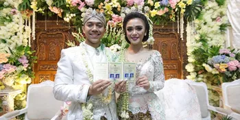 Sheza Idris Resmi Nikah Dengan Mas Kawin Alat Salat &#38; Berlian