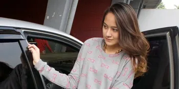 Si Cantik Salshabilla Ajak Kamu Cari Sepatu Untuk Syuting