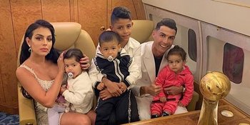 Si Kembar Ulang Tahun, Cristiano Ronaldo Rela Dandan Jadi Aladdin