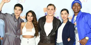 Si Kuning Dalam 'POWER RANGERS' Jadi Superhero LGBT Pertama