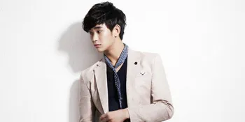 Siap Gerah-Gerahan, Kim Soo Hyun Bikin 'Berkeringat' Aja Deh!