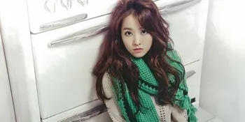 Siapa Selebriti Pria Yang Temani Pak Bo Young Nonton Pertandingan Baseball?