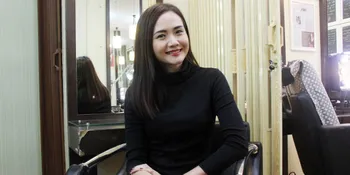 Sibuk, Alena dan Suami Tak Sempat Siapkan Pohon Natal