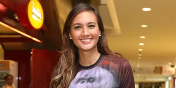 Sibuk Jadi Aktivis, Ini Arti Keluarga Buat Nadine Chandrawinata