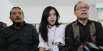 Sidang Ditunda, Yeslin Wang Ungkap Fakta Menarik Terkait Perceraiannya Dengan Delon