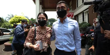 Sidang Putusan Cerai Kenang Mirdad dan Tyna Kanna Ditunda, Ini Penyebabnya