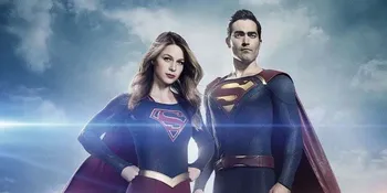 Simak Aksi Superman &#38; Supergirl Selamatkan Pesawat Ini, Keren!