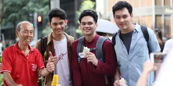 Singapura Panas, The Overtunes Sempatkan Jajan Es di Orchard Road