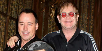 Sir Elton John Menantikan Kelahiran Anak Kedua