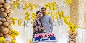 Sirajuddin Mahmud Posting Foto Tidur Bareng Zaskia Gotik, Posisi Tangan Mereka Jadi Sorotan