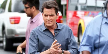 Sisi Lain Charlie Sheen di Balik Skandal Seks, Kontroversi &#38; HIV
