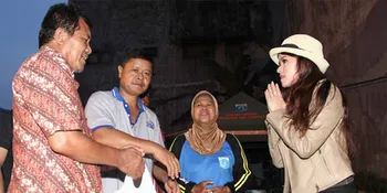 Siti Liza Serahkan Bantuan Korban Banjir