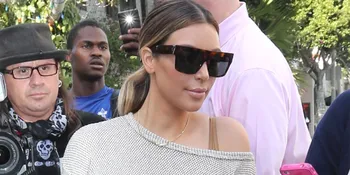 So Cute! Bayi Kim Kardashian Pangku-Pangkuan Dengan Sepupu