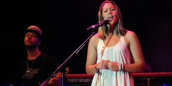So Deep... Yuk Simak Cerita Galau Colbie Caillat di Lagu Try