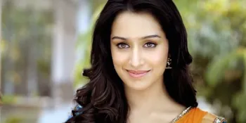 So So sweet! Shraddha Kapoor Bikin Surprise Spesial Untuk Ibunya