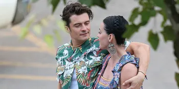 So Sweet Abis! Orlando Bloom &#38; Katy Perry Pakai Gelang Couple