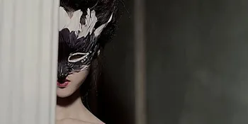 Son Dam Bi Rilis Teaser MV Comeback Misterius Dramatis