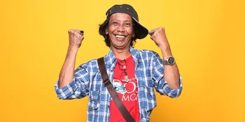 Sowan Sebelum ke Belanda, Mandra Ajak Pecinta 'SI DOEL' Doakan Kesehatan Mak Nyak