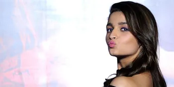 Ssst, Alia Bhatt Buka-Bukaan Soal Posisi Intim Favorit di Ranjang