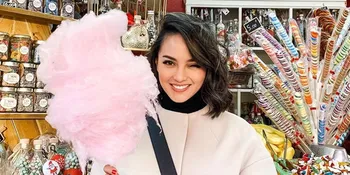 Style New Normal Ririn Ekawati Saat Belanja ke Supermarket, Tetap Cantik Meski Tertutup Masker