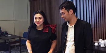 Suami Terharu Melihat Perjuangan Vicky Shu Saat Melahirkan