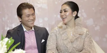 Suapi Reino Barack Dengan Mie Bertabur Cabe, Syahrini: Oishi Ne?