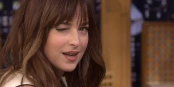 Suara Seksi Dahkota Johnson Ini Bikin Telinga Pria Merah