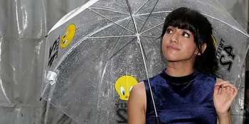 Suka Gaya Girly Saat Manggung, DJ Una Belajar Pakai High Heels