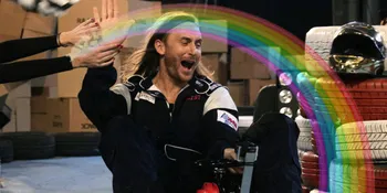 'Sun Goes Down' Visualisasi Futuristik Ala David Guetta