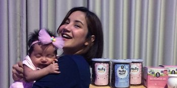 Suntik Vaksin Pertama, Bayi Andi Soraya Tak Rewel