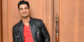 Super Ganteng, Vin Rana Pose Bareng Artis Cilik Menggemaskan Ini