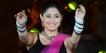Super Hot! Soumya Seth Selfie Pamer Perut, Bikin Pria Kesengsem