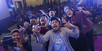 SUSAH SINYAL STAND UP COMEDY TOUR Berhasil Mengocok Perut Warga Solo