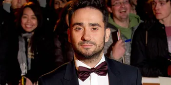 Sutradara 'THE IMPOSSIBLE' Diplot Tangani Proyek Rahasia Warner Bros