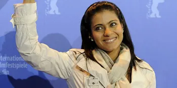 Sweet dan Unyu, Momen Yug Devgan Bergelayut Manja Pada Kajol