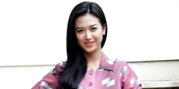 Sylvia Fully Sudah Siap Jadi Ibu Negara di 'JOKOWI ADALAH KITA'